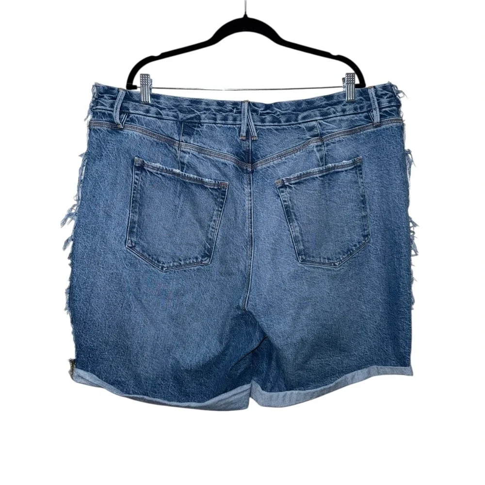 Good American 90s Mid Rise Baggy Denim Jean Shorts Women Size 18 Blue Distressed
